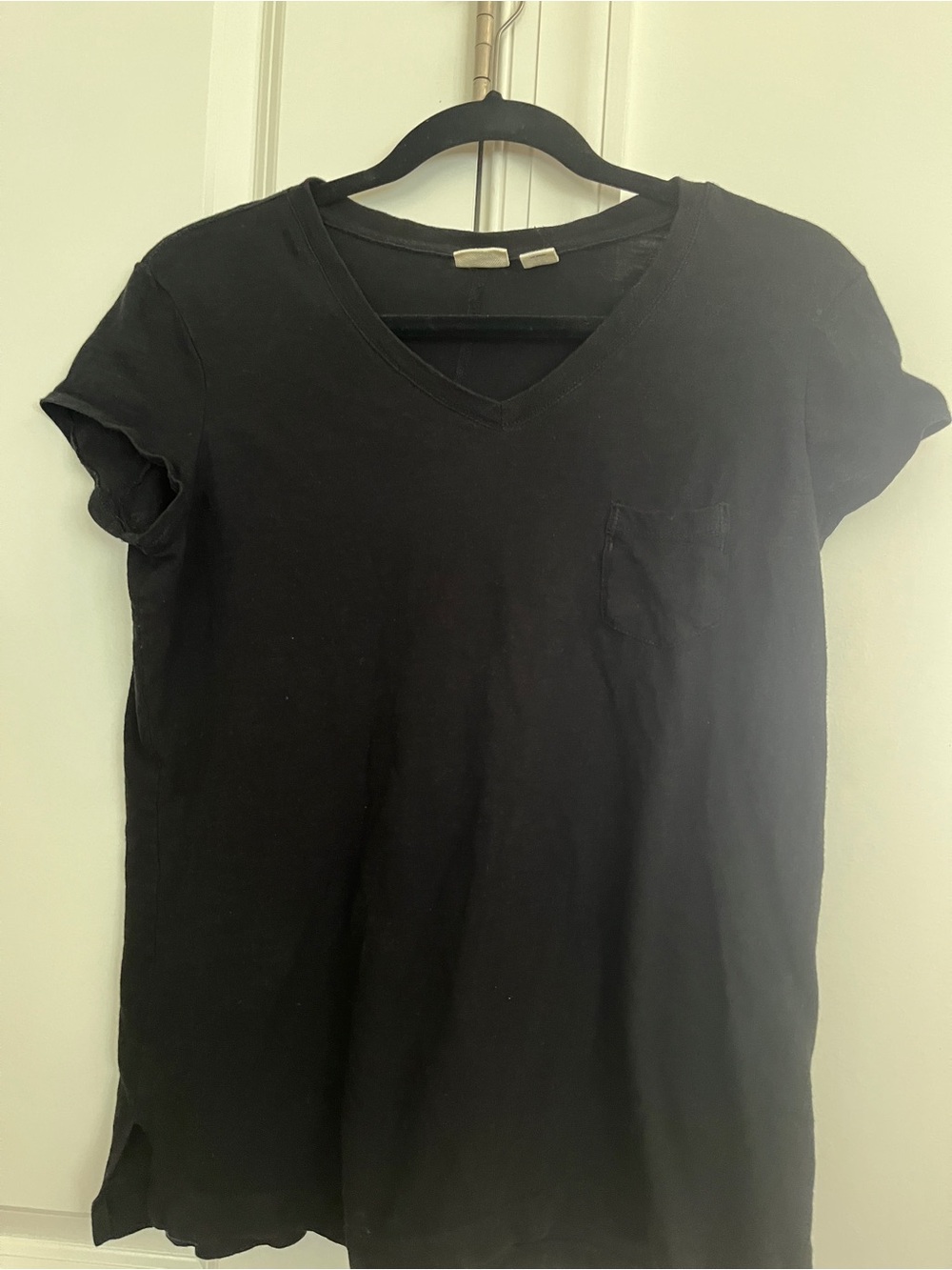 🎱🎱🎱Westbound Black V‑Neck Short Sleeve Tee with Chest Pocket